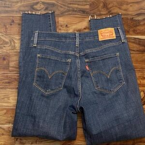 Levi's Women's Dark Blue Cropped Ankle Jeans